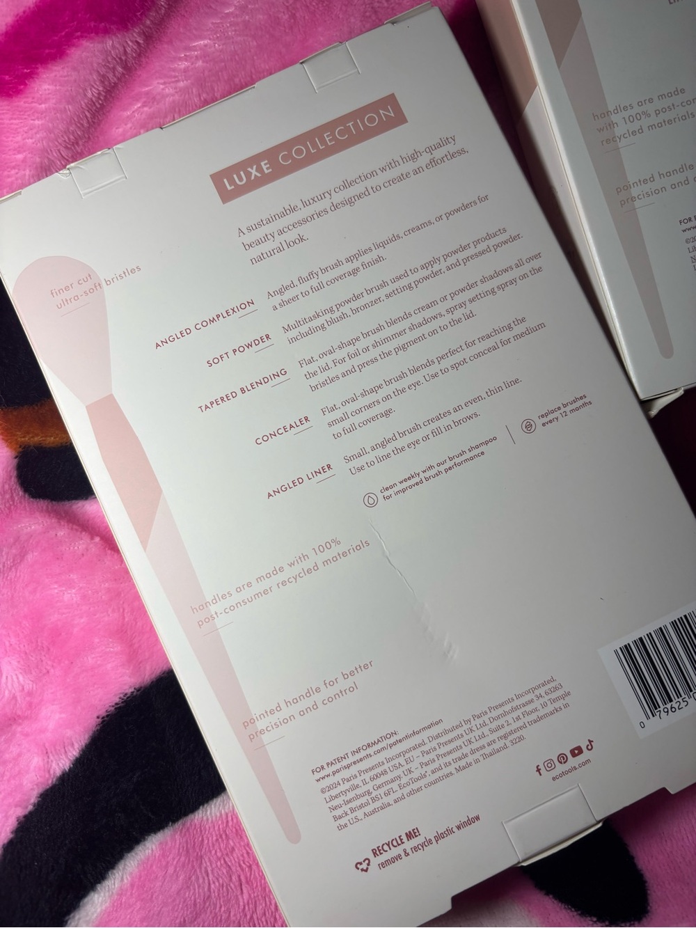 (2) Makeup brushes - Picture 6 of 7